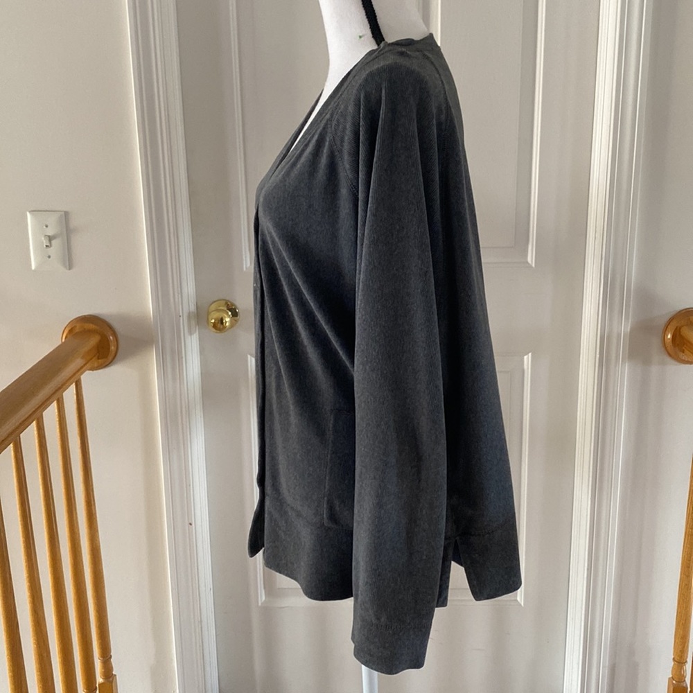 15:08- 3/$25 Bundle Only - J.Jill Velour Cardigan - Picture 4 of 16